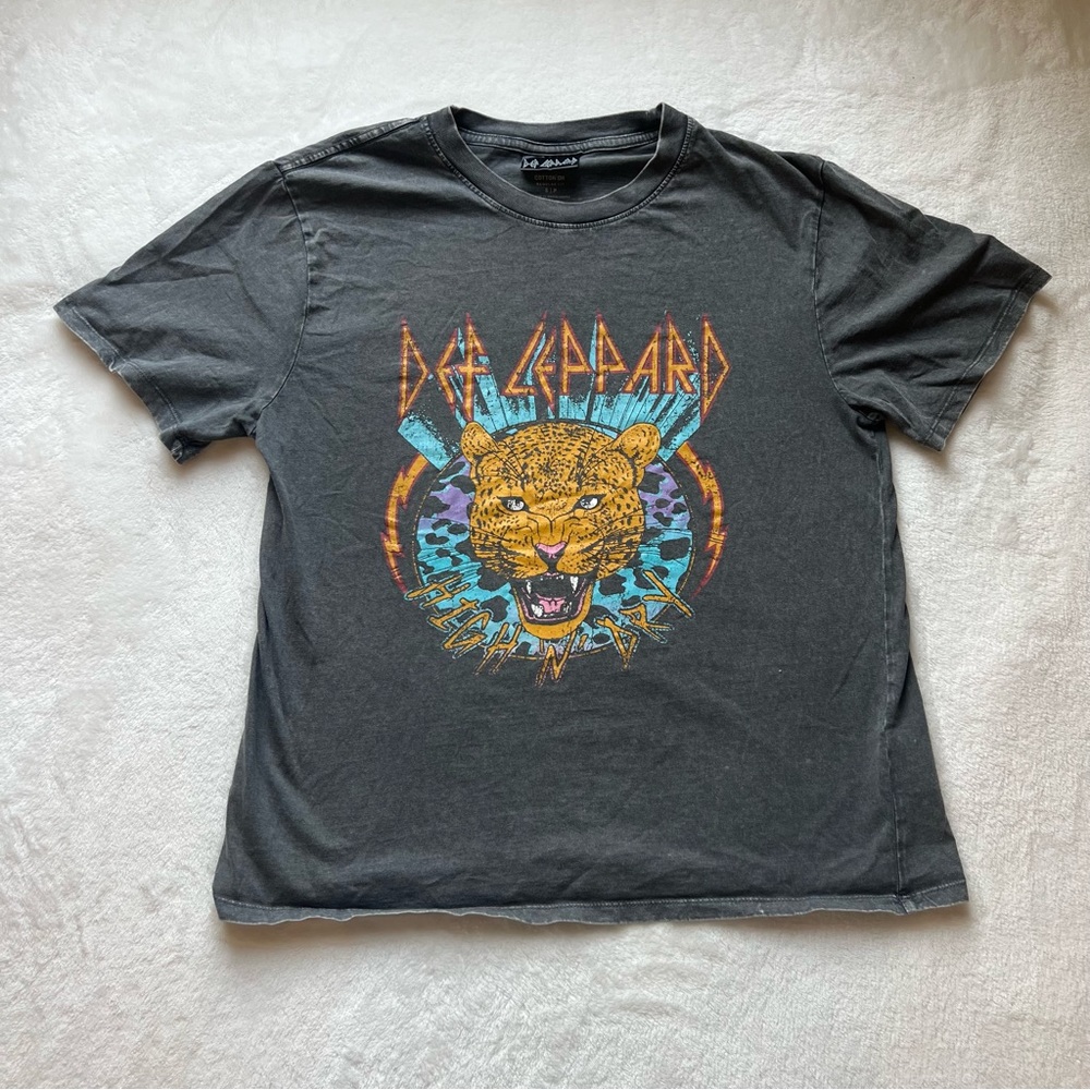 Womens Cotton On Def Leopard Graphic Tee Size Small
